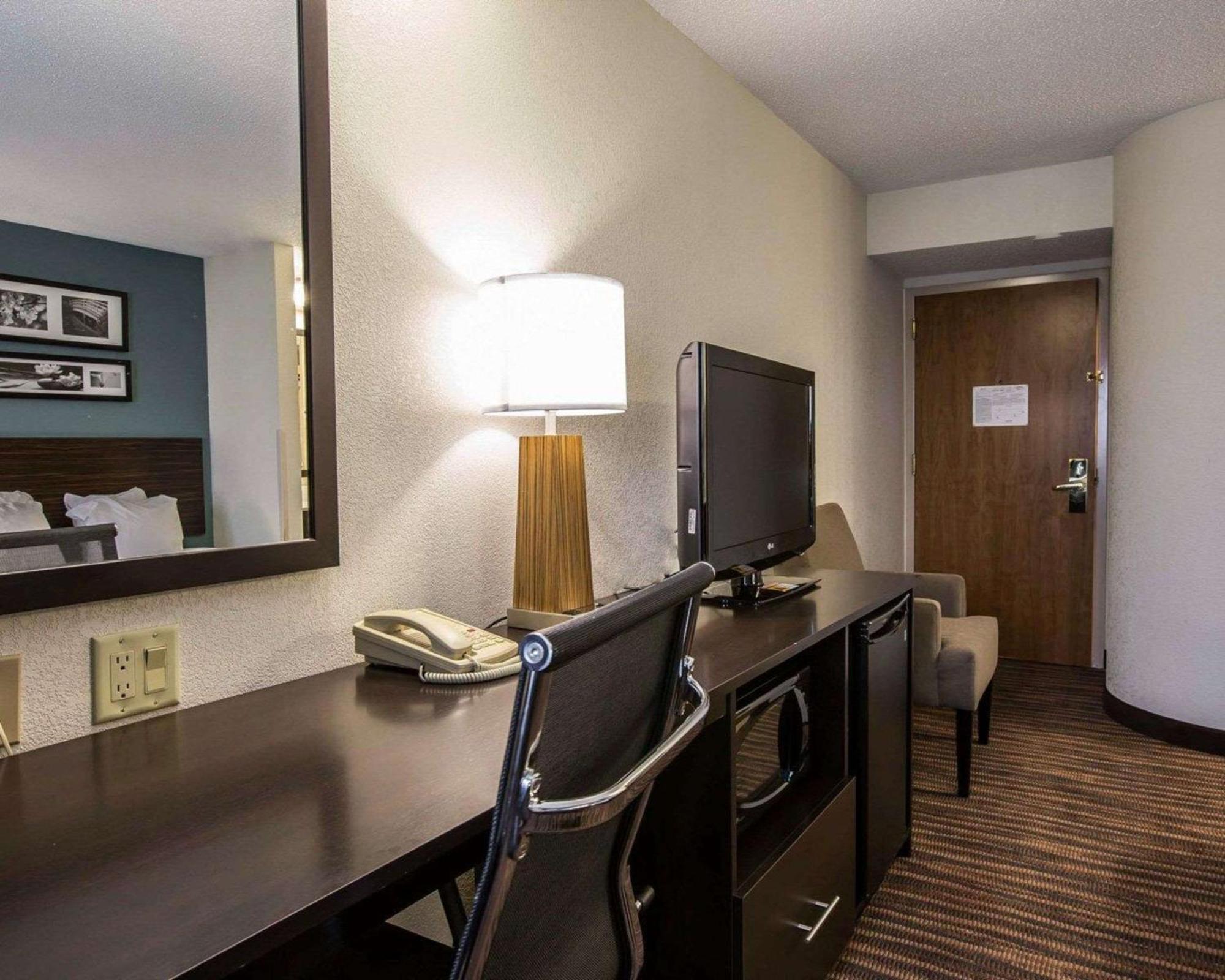 Sleep Inn Greensboro Airport Exterior photo