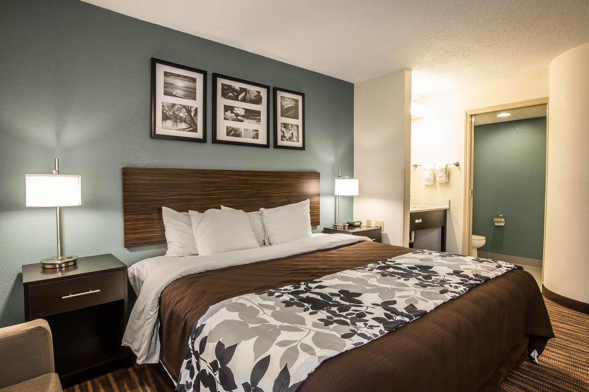 Sleep Inn Greensboro Airport Exterior photo