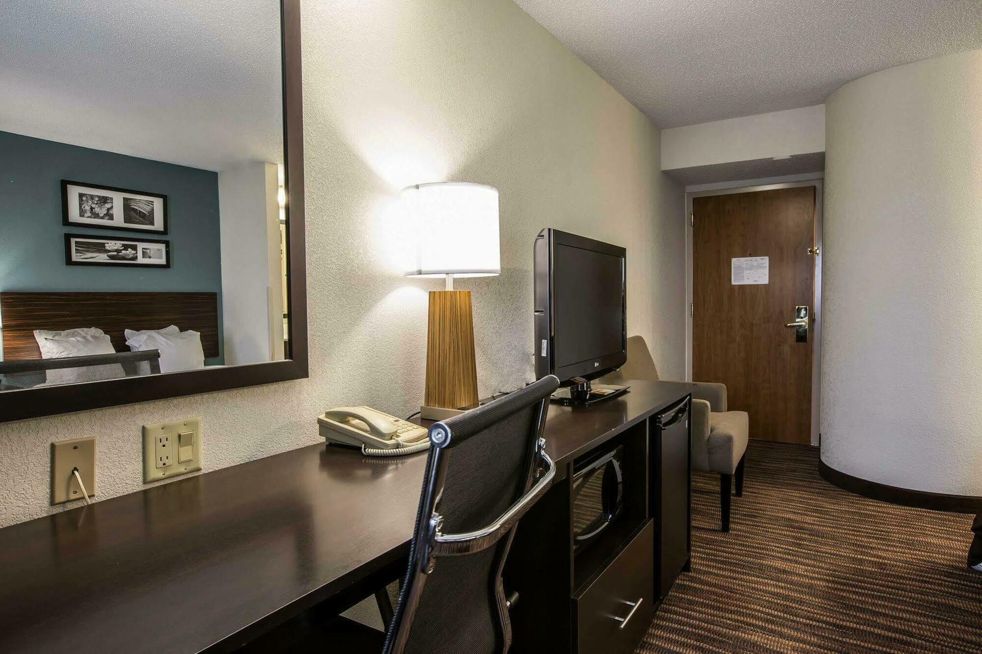 Sleep Inn Greensboro Airport Exterior photo