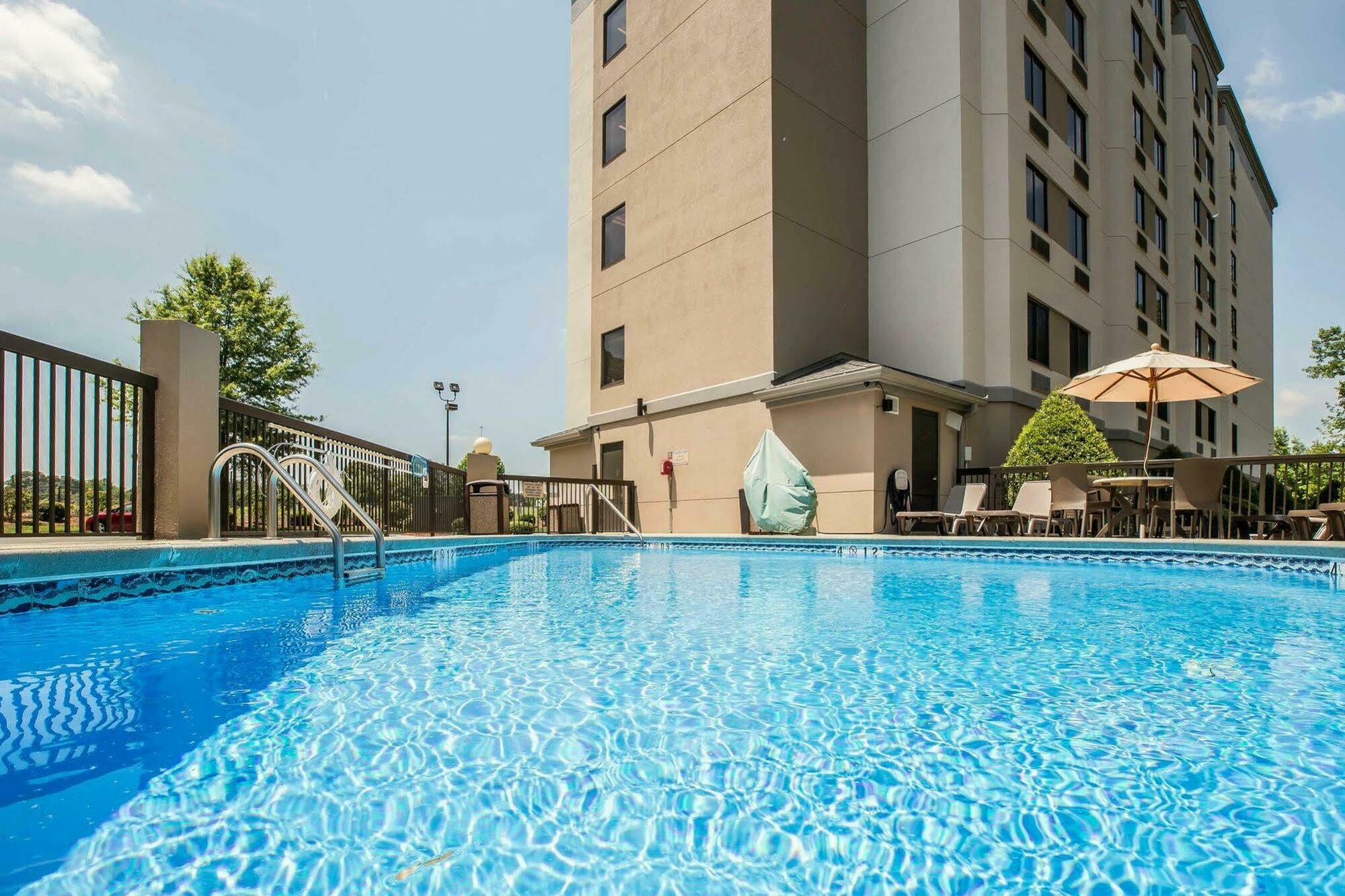 Sleep Inn Greensboro Airport Exterior photo